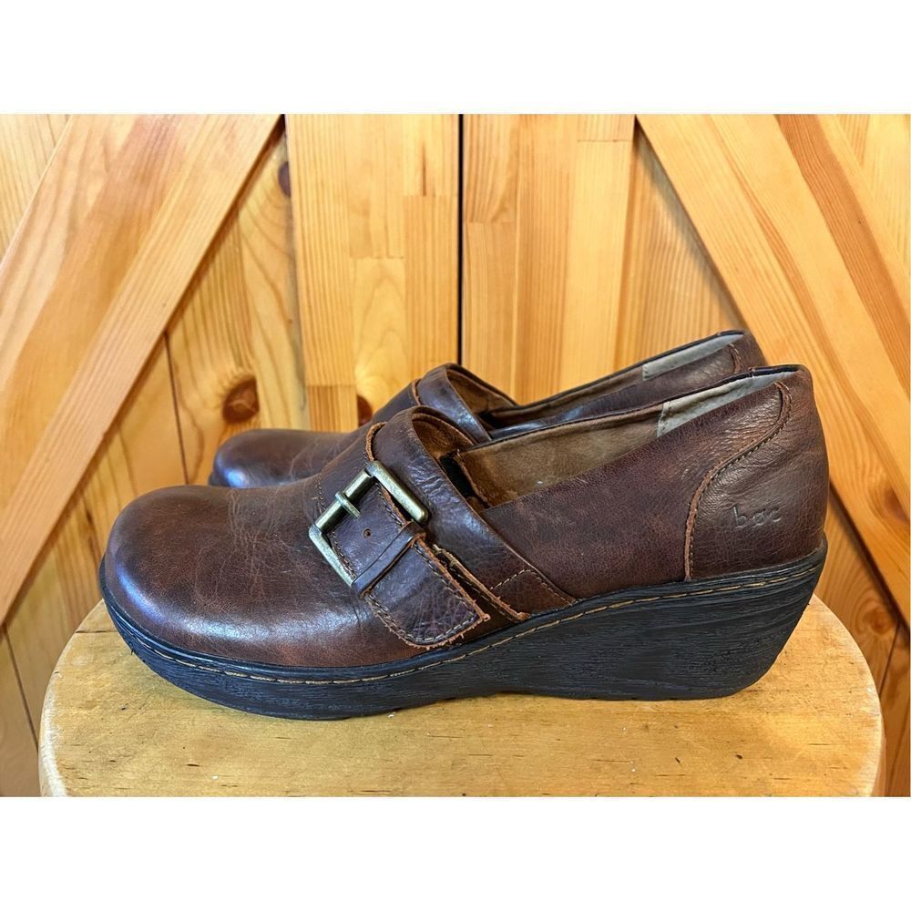 BOC Born Concept Shoes Womens 9M Clogs Z22023 Brown Wedge Slip On Buckle Casual